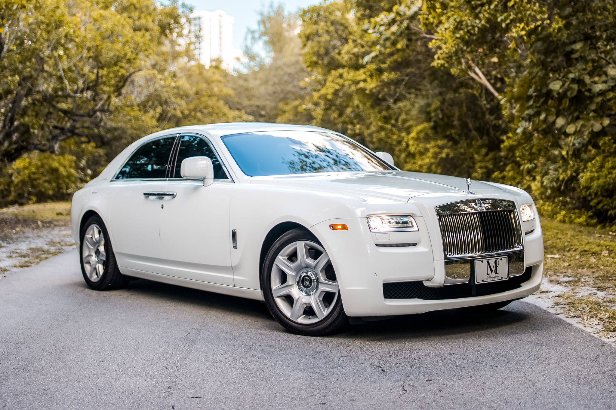 Белый Rolls-Royce Phantom Пугачевой